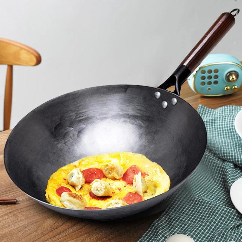KONCO Traditioneller handgefertigter Wok mit Holzgriff (2 Größen) - Kochschein