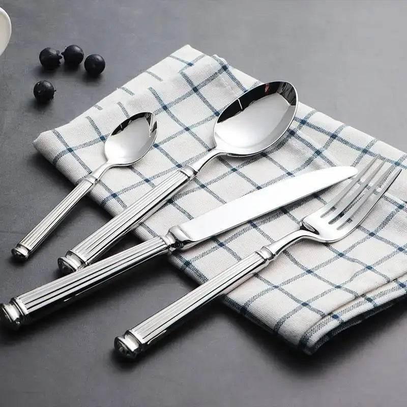 Luxuriöses Besteck Set mit Säulendesigngriff aus Edelstahl (Silber oder Gold) - Kochschein