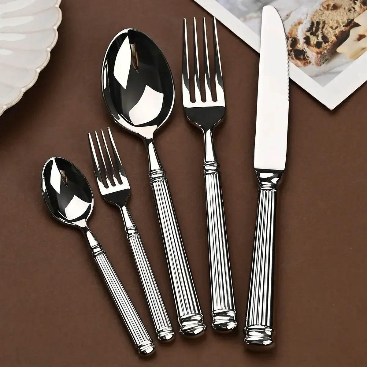 Luxuriöses Besteck Set mit Säulendesigngriff aus Edelstahl (Silber oder Gold) - Kochschein