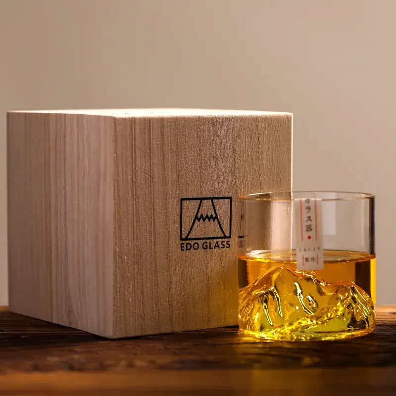 Japanisches Trinkglas mit 3D Berg - Geschenkset mit Holzbox nur €16.90 - Exklusiv bei Kochschein